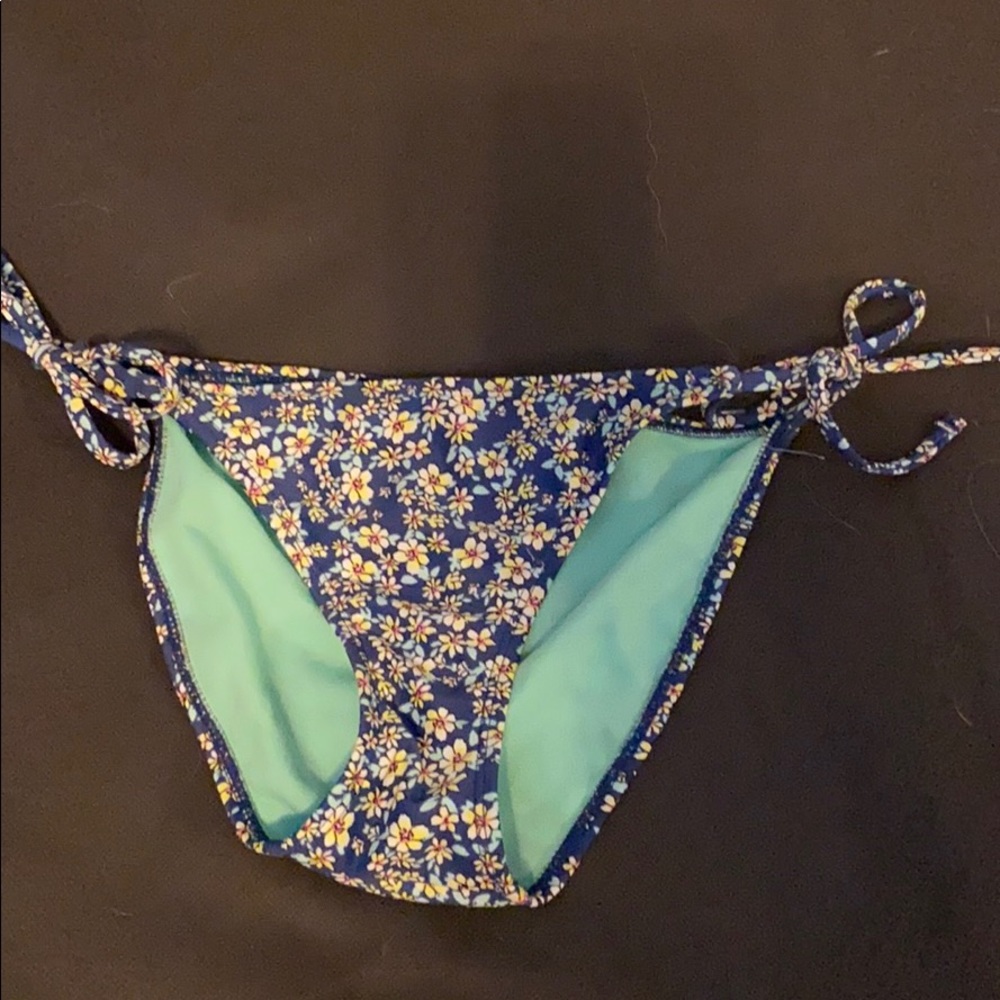 Target floral tie straps bikini top NEW NEVER WORN